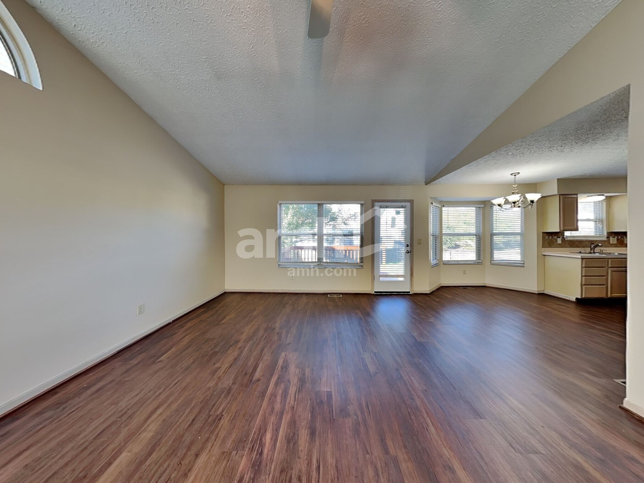 Building Photo - 2097 Earlsway Dr