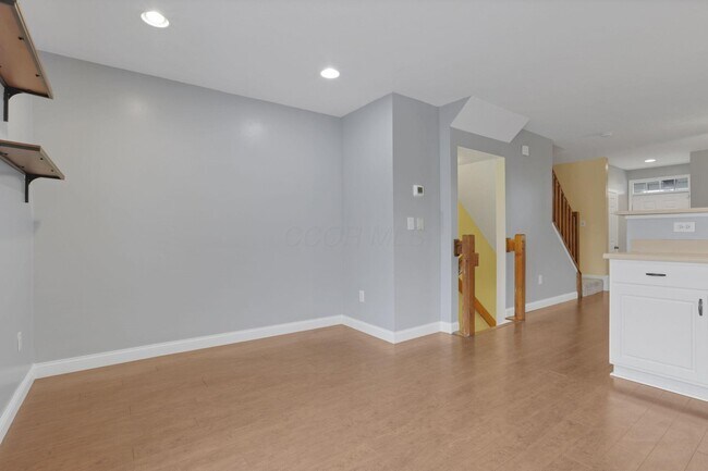 Building Photo - 243 Oxford Oak Dr