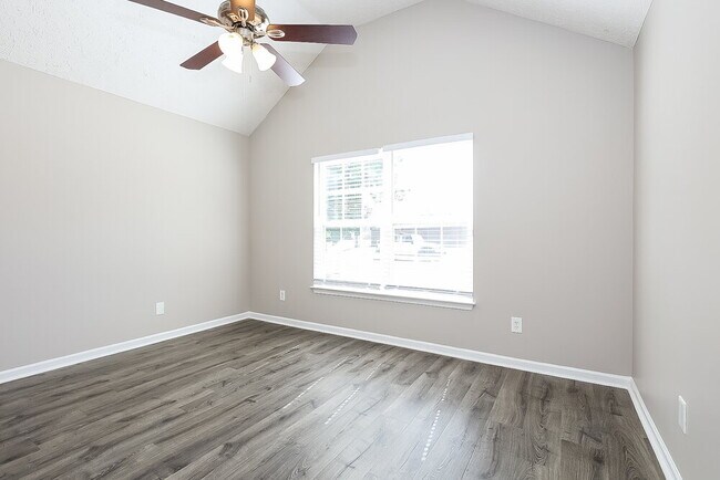 Building Photo - 5011 Deer Creek Ct