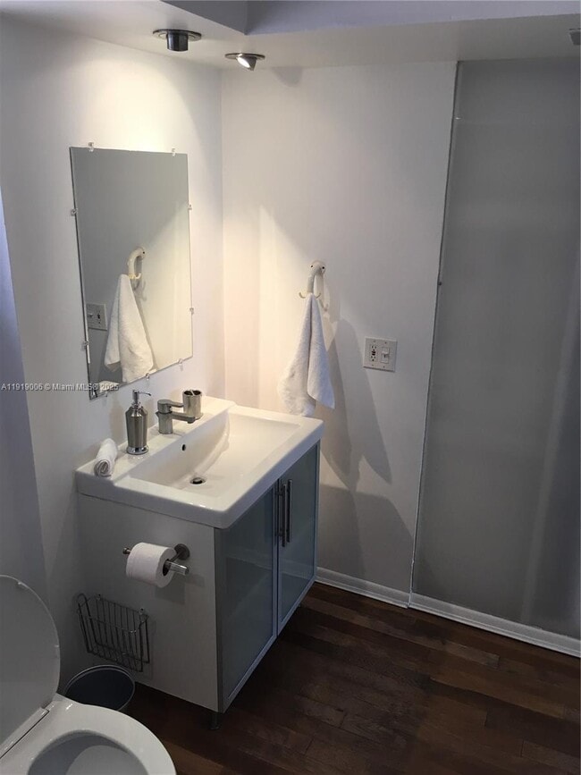 Building Photo - 16400 NE 17th Ave