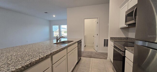 Building Photo - 452 Hennepin Lp
