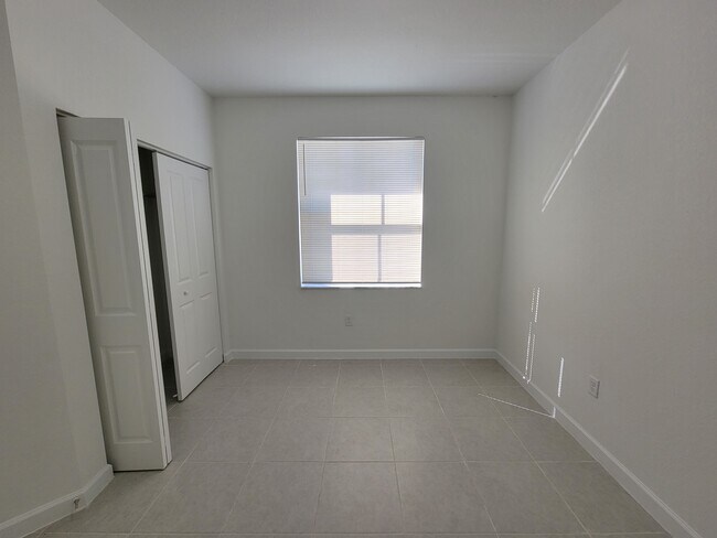 Building Photo - 28637 SW 132nd Ct