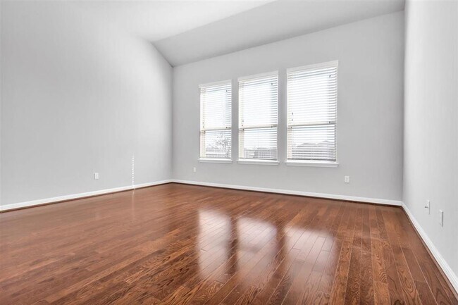 Building Photo - 131 Desert Rose Dr