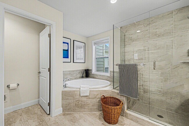 Building Photo - 3212 Brackley Dr