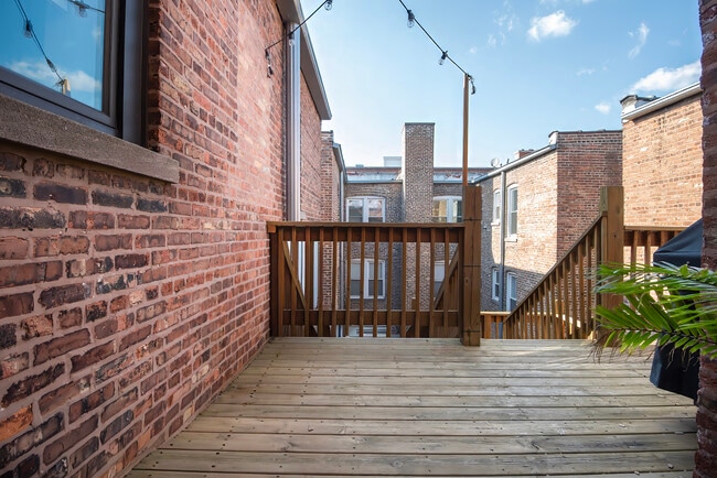 Building Photo - 1216 E Hyde Park Blvd