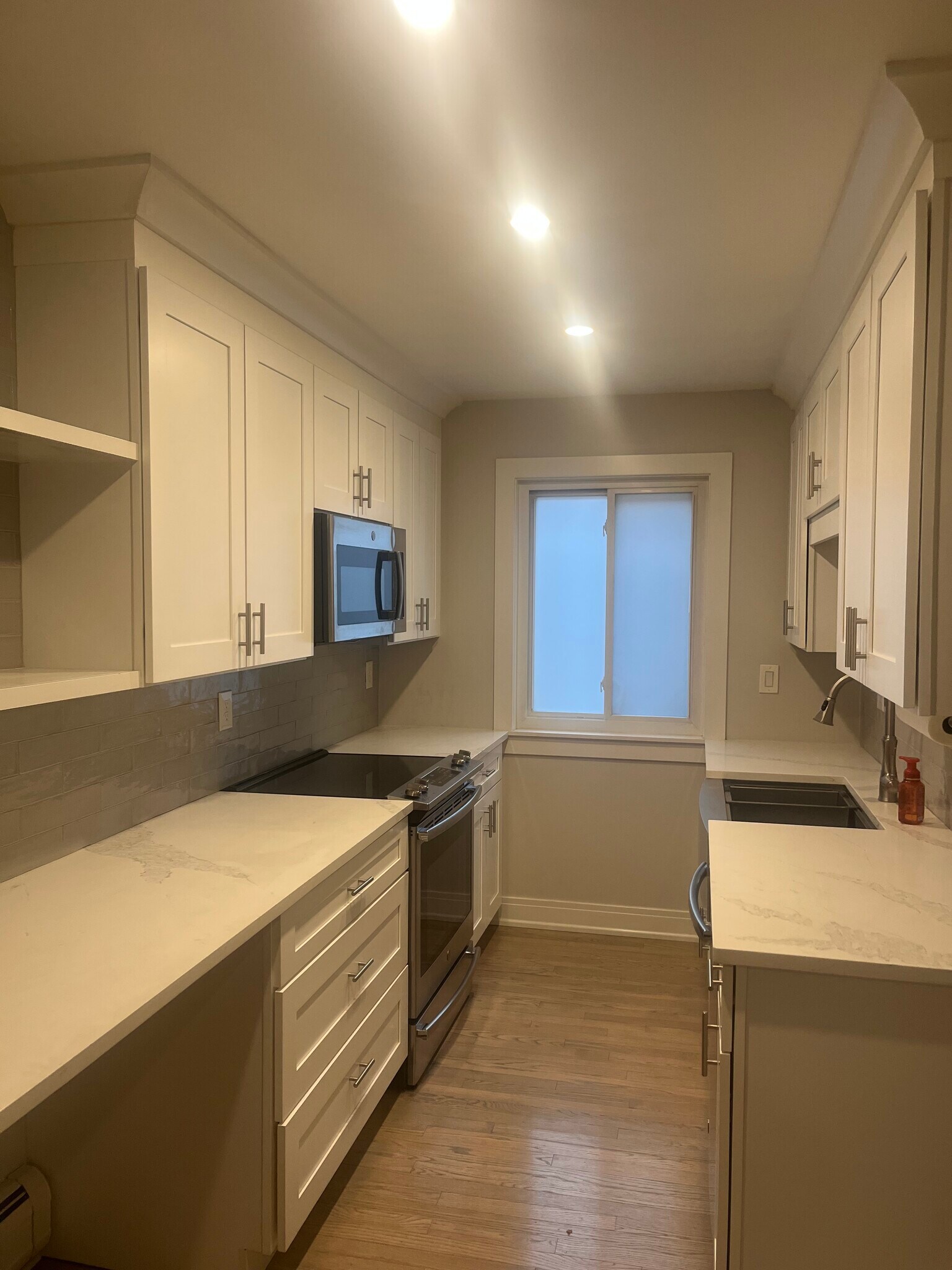 Building Photo - 1709 E 14 Mile Rd