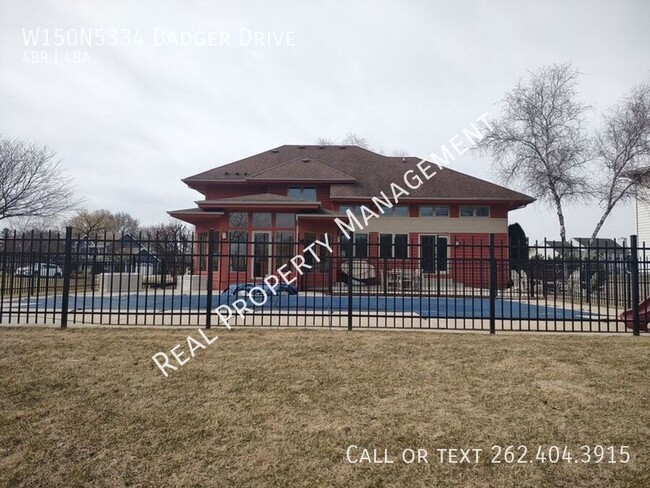 Building Photo - Four Bedroom 3.5 Bath Home