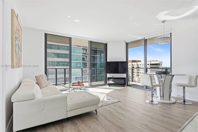 Building Photo - 121 NE 34th St