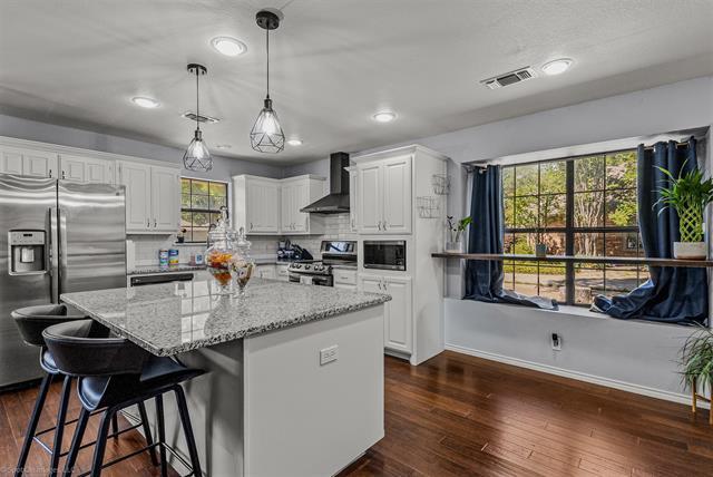 Building Photo - 1531 Pickwick Ln