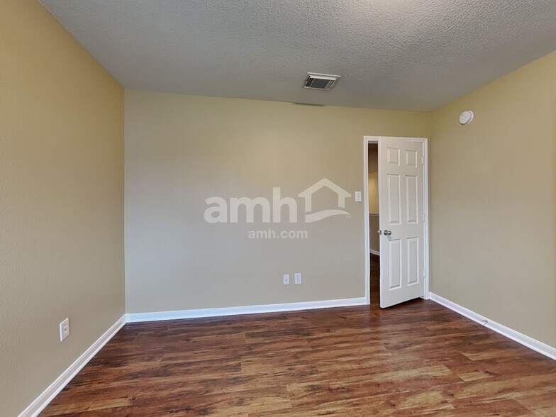Building Photo - 22927 Lily Creek Dr