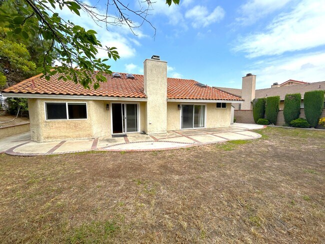 Building Photo - 904 Sky Meadow Pl