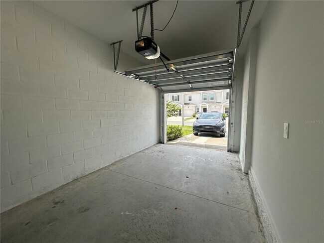 Building Photo - 3170 Laurent Lp