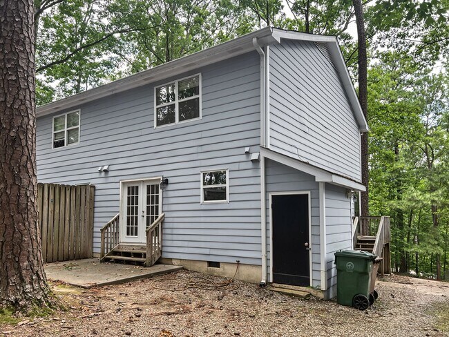 Building Photo - Cary Townhome