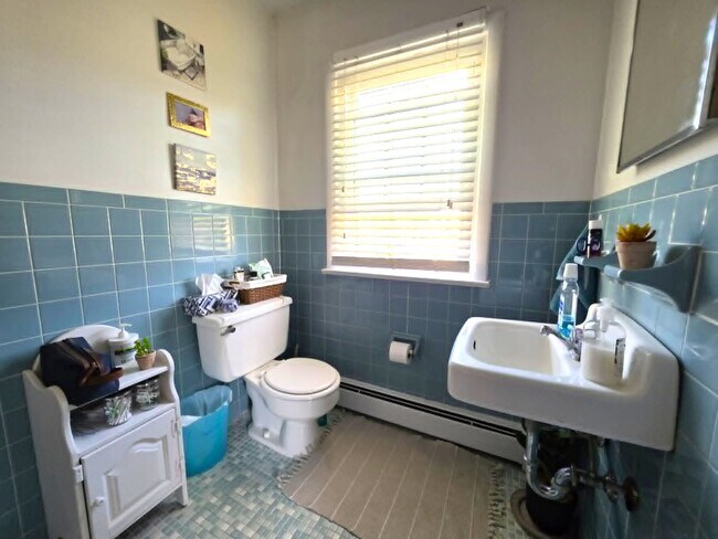 Building Photo - 104 Lee Dr