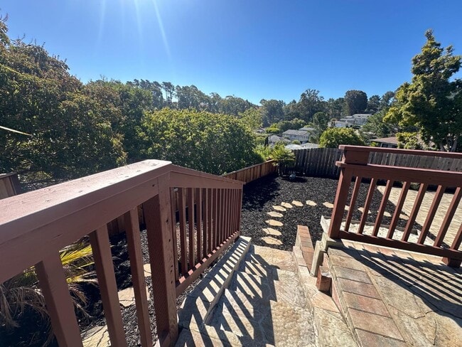Building Photo - 2350 Rosewood Dr