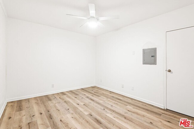 Building Photo - 2242 S Bentley Ave