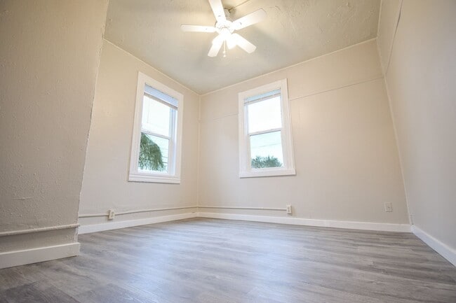 Building Photo - Charming 2 Bedroom House in North Portland