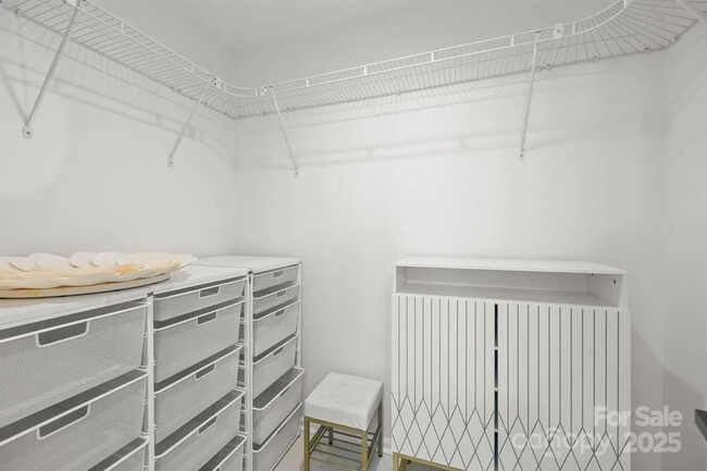 Building Photo - 226 Queens Rd