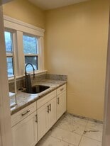 Building Photo - 614 Central S Ave