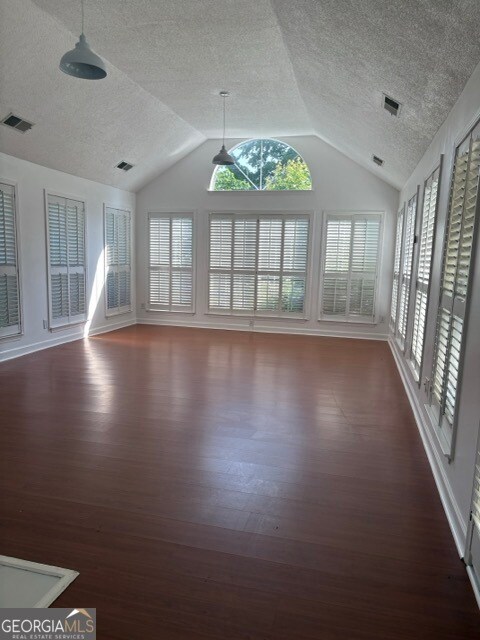 Building Photo - 55 Pne Mdw Dr