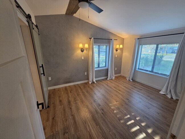 Building Photo - 8 Corydon Dr