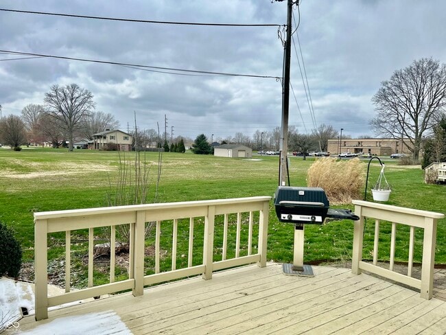 Building Photo - 312 Carriage Ln