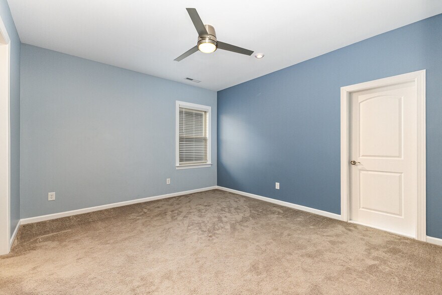 Building Photo - 6225 Majesty Ct