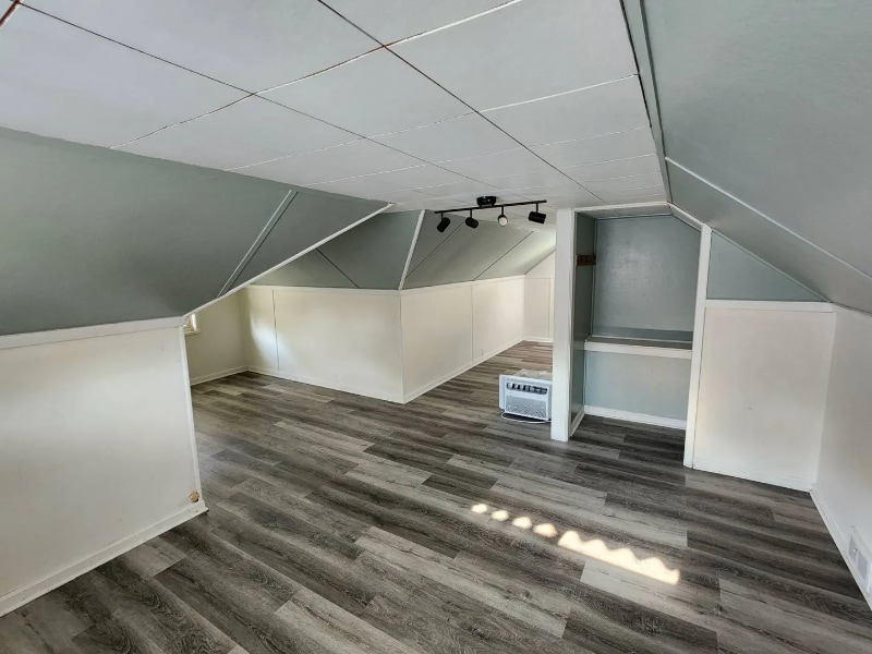 Building Photo - 11202 Mountview Ave