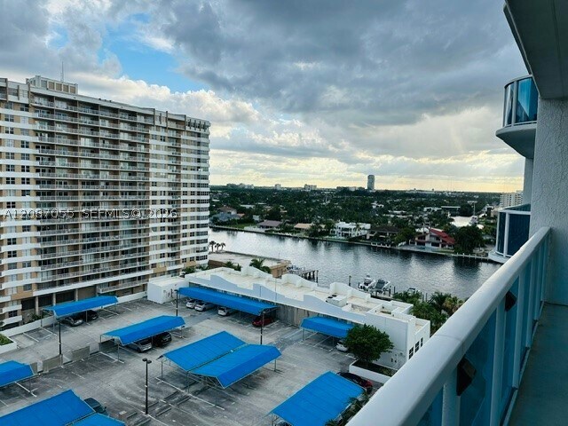 Building Photo - 1945 S Ocean Dr
