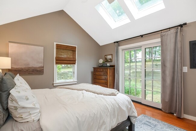 Building Photo - 144 Old Connecticut Path