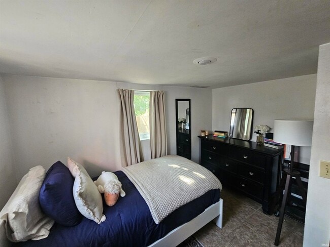 Building Photo - 817 N Park Ave