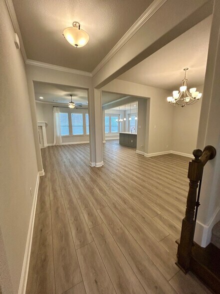 Building Photo - 2321 Paddington Way