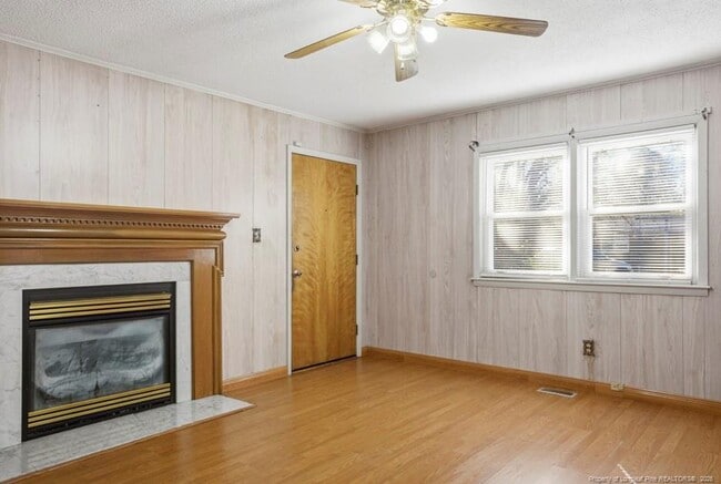 Building Photo - 815 Bedrock Dr