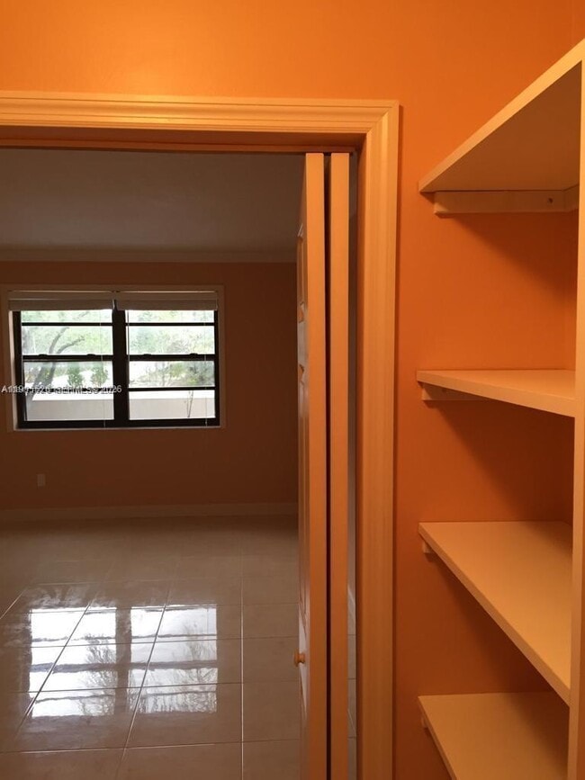 Building Photo - 9301 SW 92nd Ave