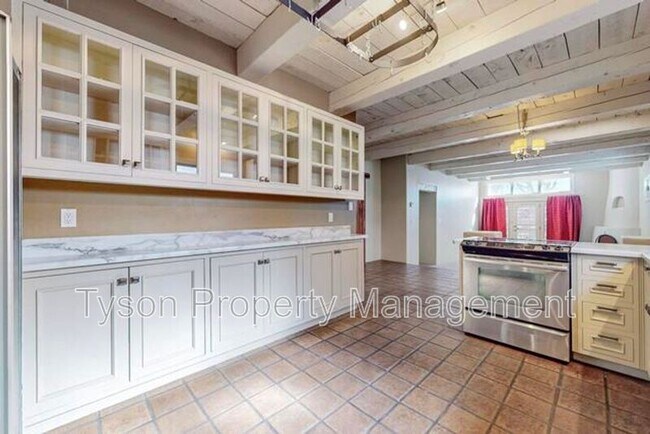 Building Photo - 6208 Sabre Ct NW