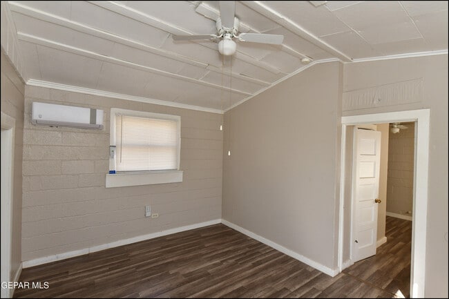 Building Photo - 3519 Douglas Ave