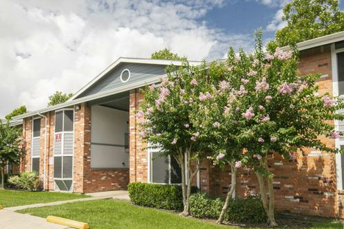 Exterior Building Photo - The Park at Sutton Hill