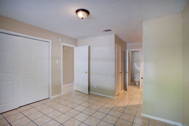 Building Photo - N. Cooper Duplex