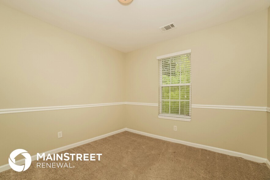 Building Photo - 3848 Valley Creek Dr