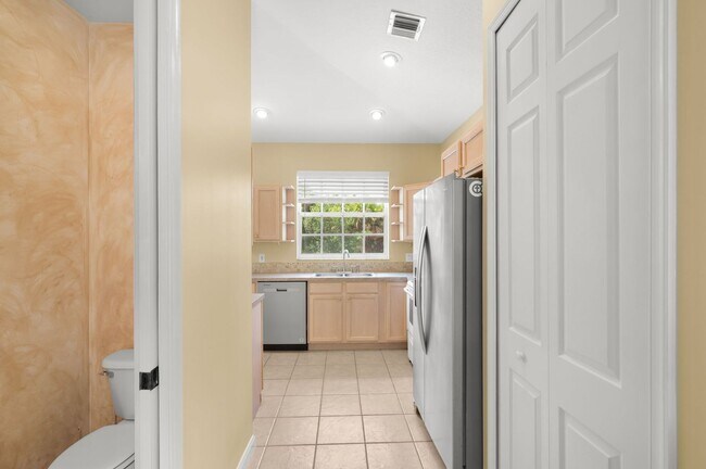 Building Photo - 9312 World Cup Way