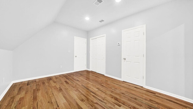 Building Photo - 3143 W 53rd Pl