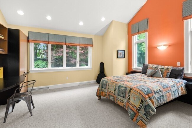 Building Photo - 32 Countryside Rd