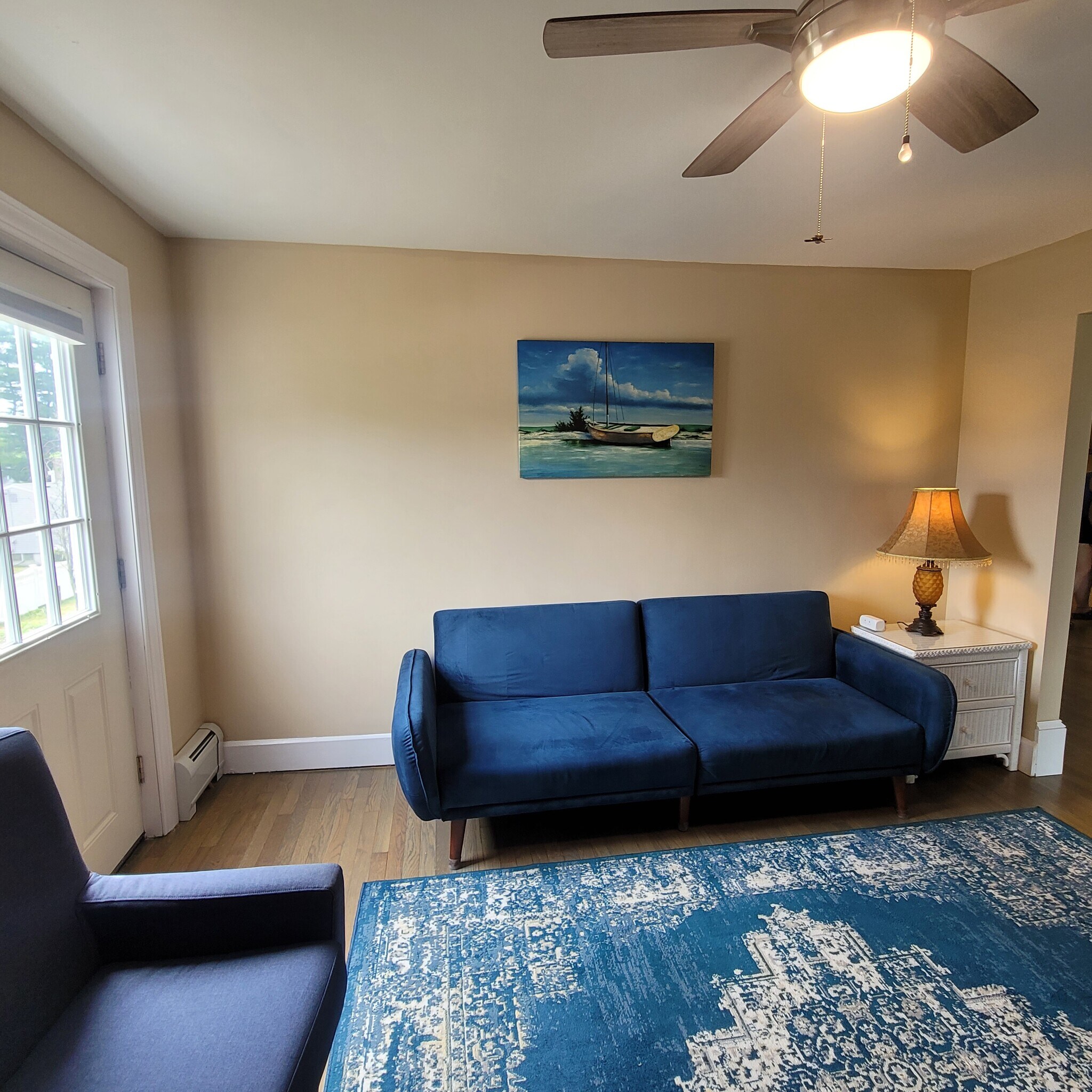 Spacious living room - 1235 Gardners Neck Rd