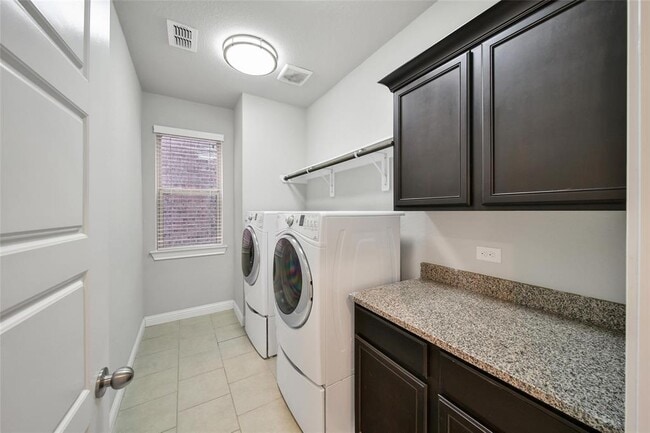 Building Photo - 18323 Parkview Point Dr