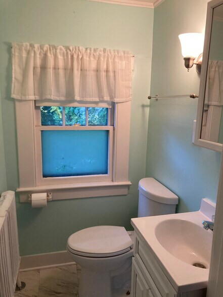 Bathroom will be freshly painted neutral color - 12 Buckingham St