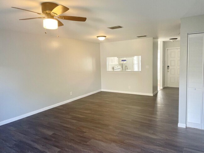 Building Photo - 2700 S Oakland Forest Dr