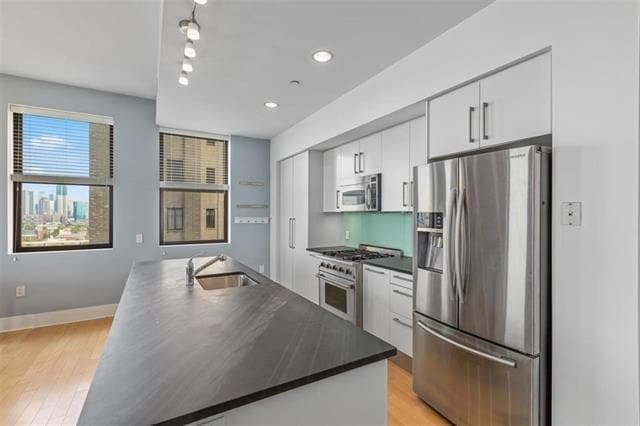 Building Photo - 4 Beacon Way