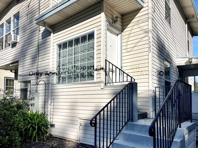 Building Photo - Charming & Affordable 1 Bedroom Home Acros...