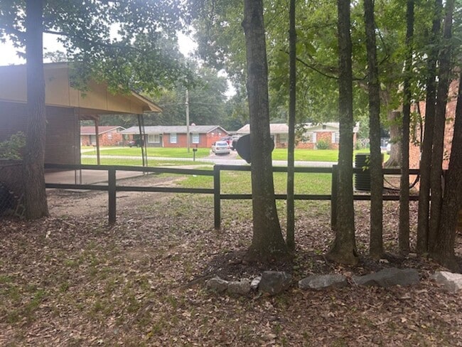 Building Photo - New to the Market!