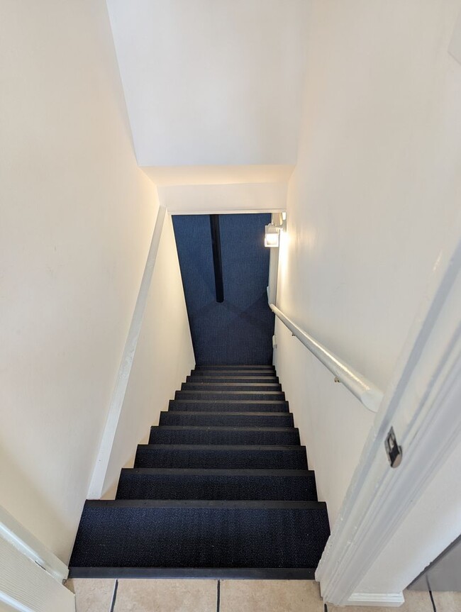 Building Photo - Stylish Santa Maria Stunner - **1/2 off First Month's Rent!!**